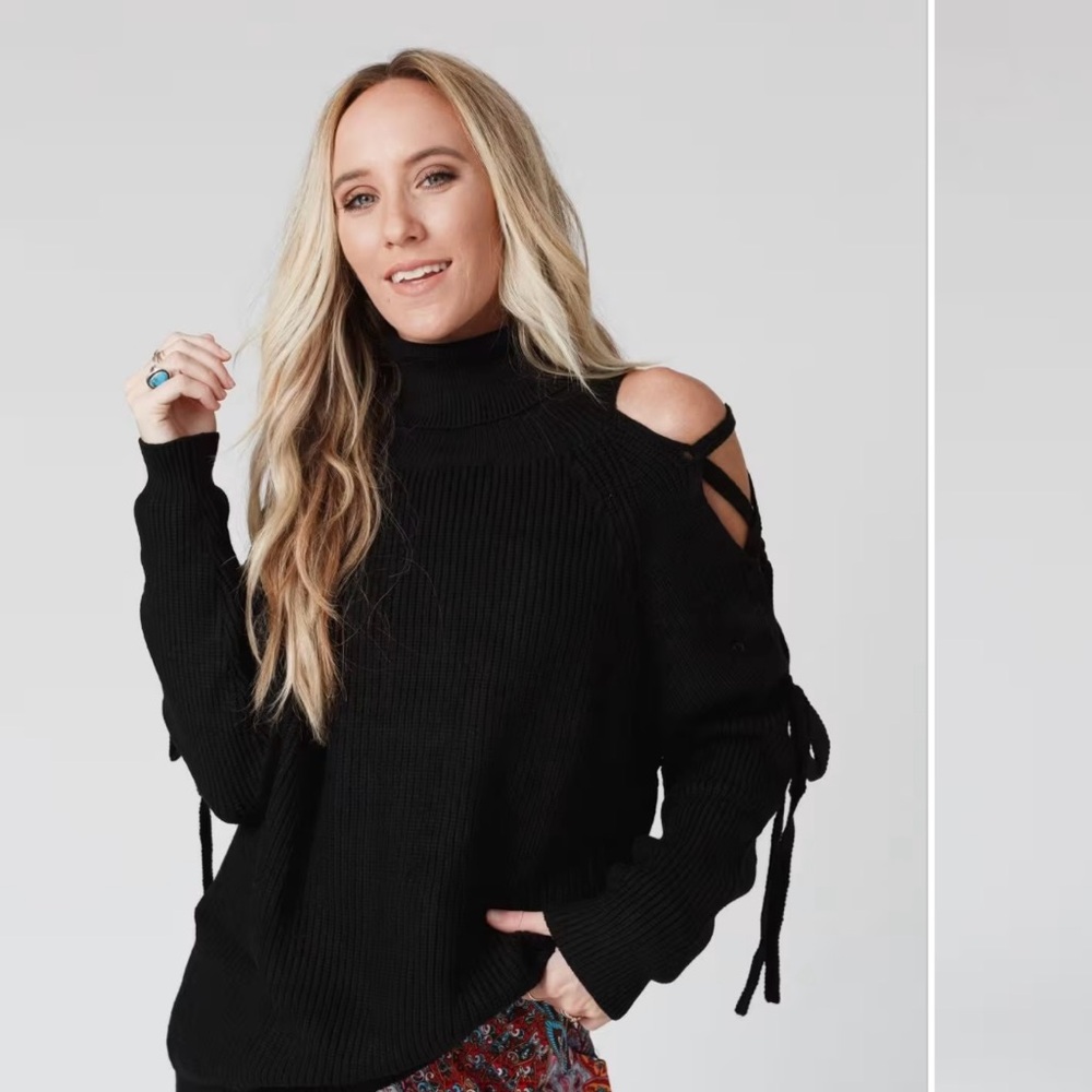 Roxy Criss Cross Tie Shoulder Black Sweater NEW size small - sold out on site.